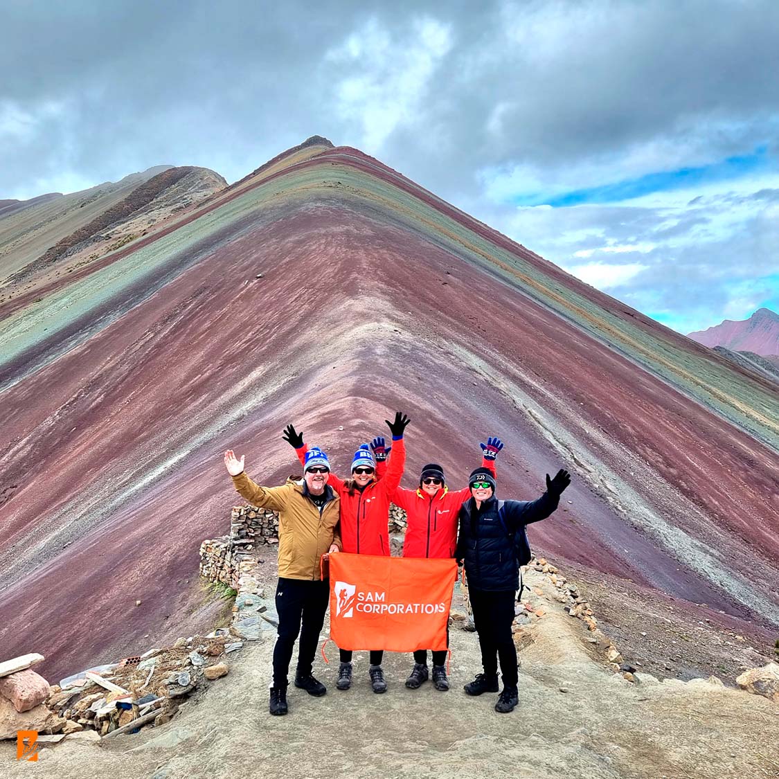 RAINBOW MOUNTAIN AND RED VALLEY TREK 1 DAY