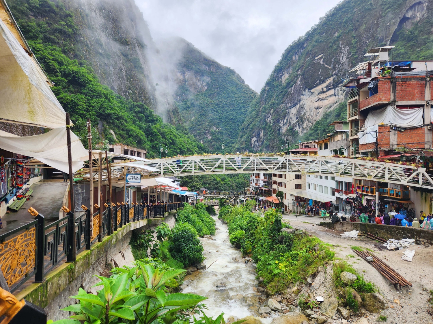 small town of aguas calientes