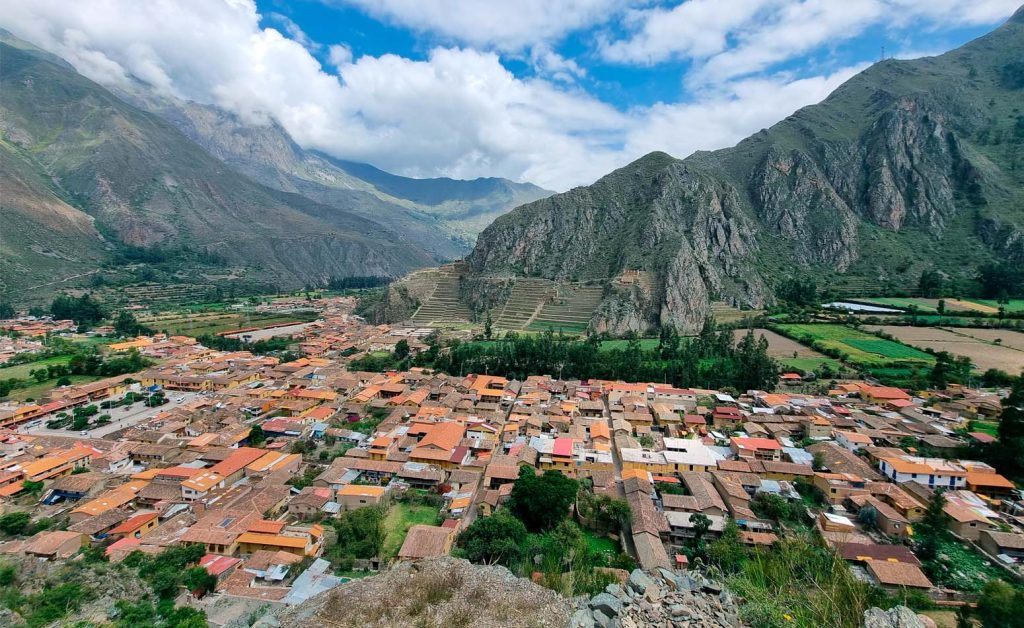 All you need to KNOW about Ollantaytambo Town - Sam Corporations