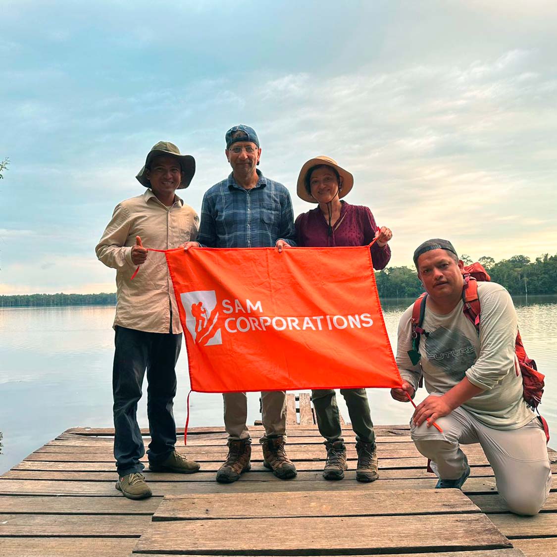 Tambopata macaw clay lick and Sandoval lake 5 days - Sam Corporations